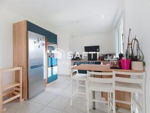 Maison à vendre à LA FLECHE de 98m² 182 000 € - cuisine